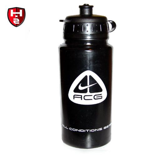 Nike ACG Trinkflasche
